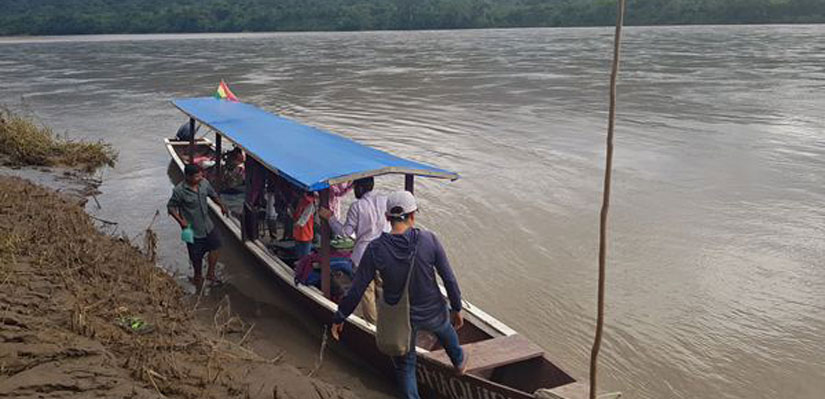 Tourists in a boat during a tour in the Beni river