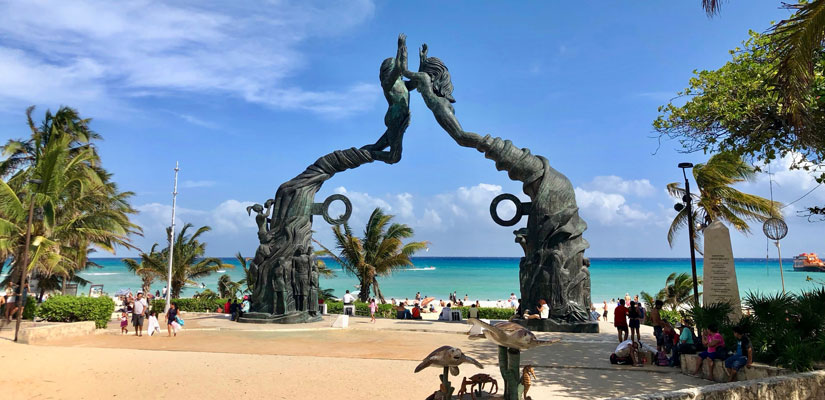 mayan sculpture in playa del carmen