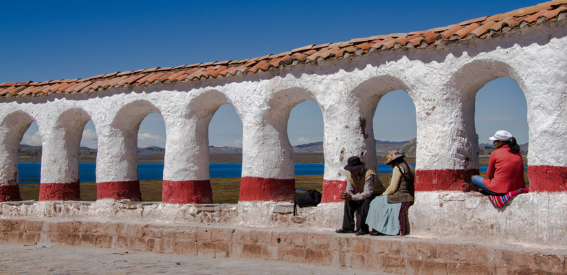 arch construction in puno
