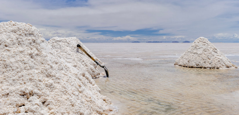 Montañas de sal en el Salar de Uyuni