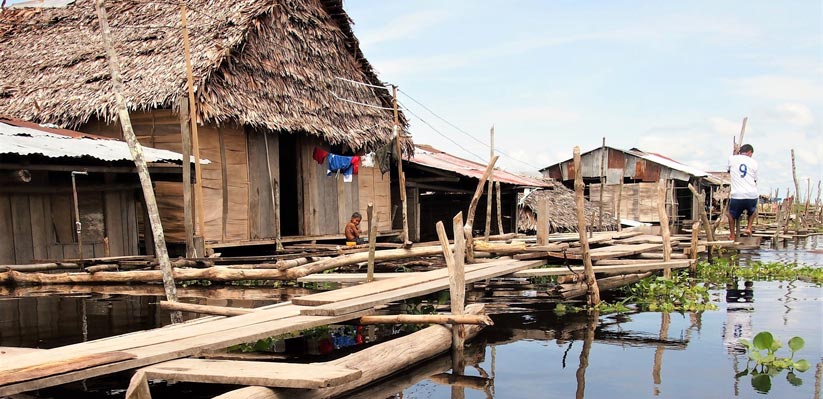 people in their houses in iquitos