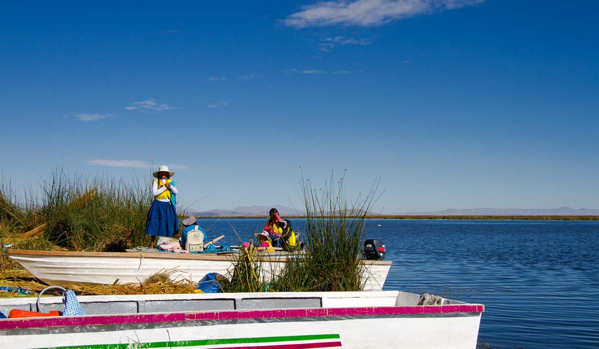 <b>Description and origin of Lake Titicaca, the highest navigable lake in the world</b>