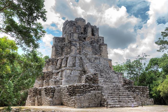 Pirámide Zona Arqueológica de Muyil Sian Ka'an México