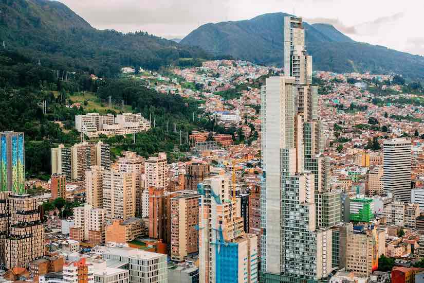 Edificios modernos de la ciudad de Bogotá en Colombia