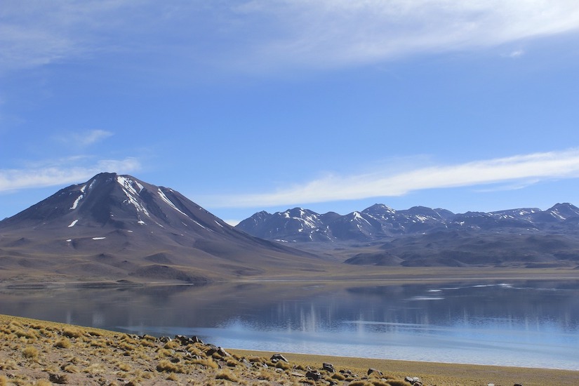Laguna Miscanti en el desierto de Atacama
