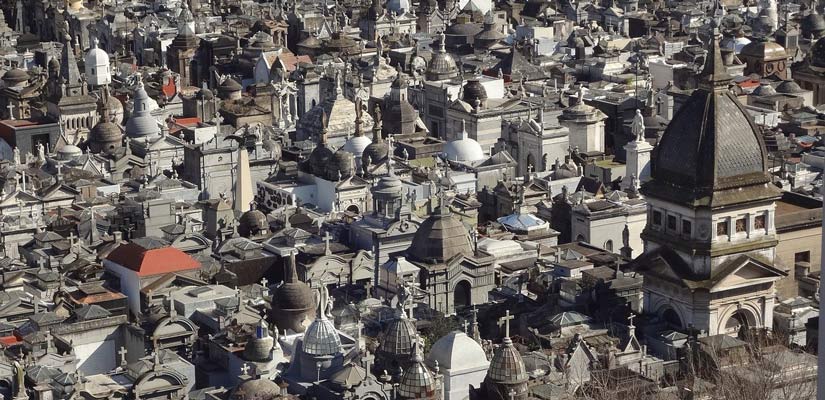 tombs in la recoleta cemetery in buenos aires