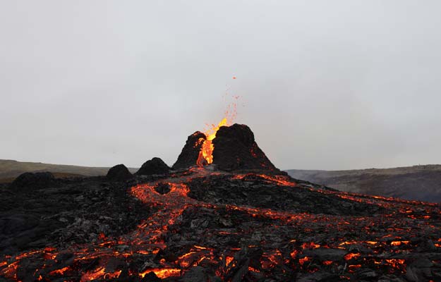 Volcán en erupción en Islandia Fagradalsfjall