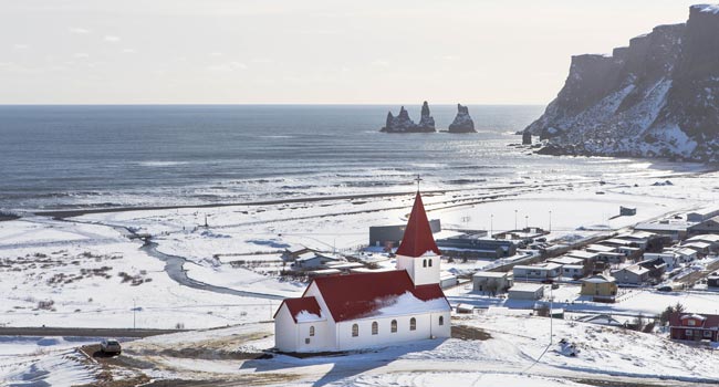 vista de una iglesia islandesa