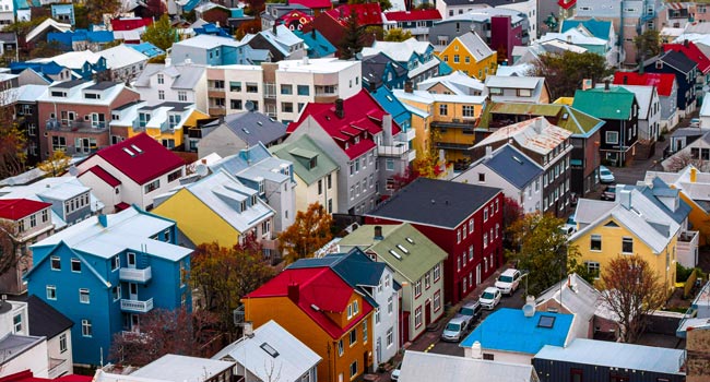 vista aérea de un vecindario islandés
